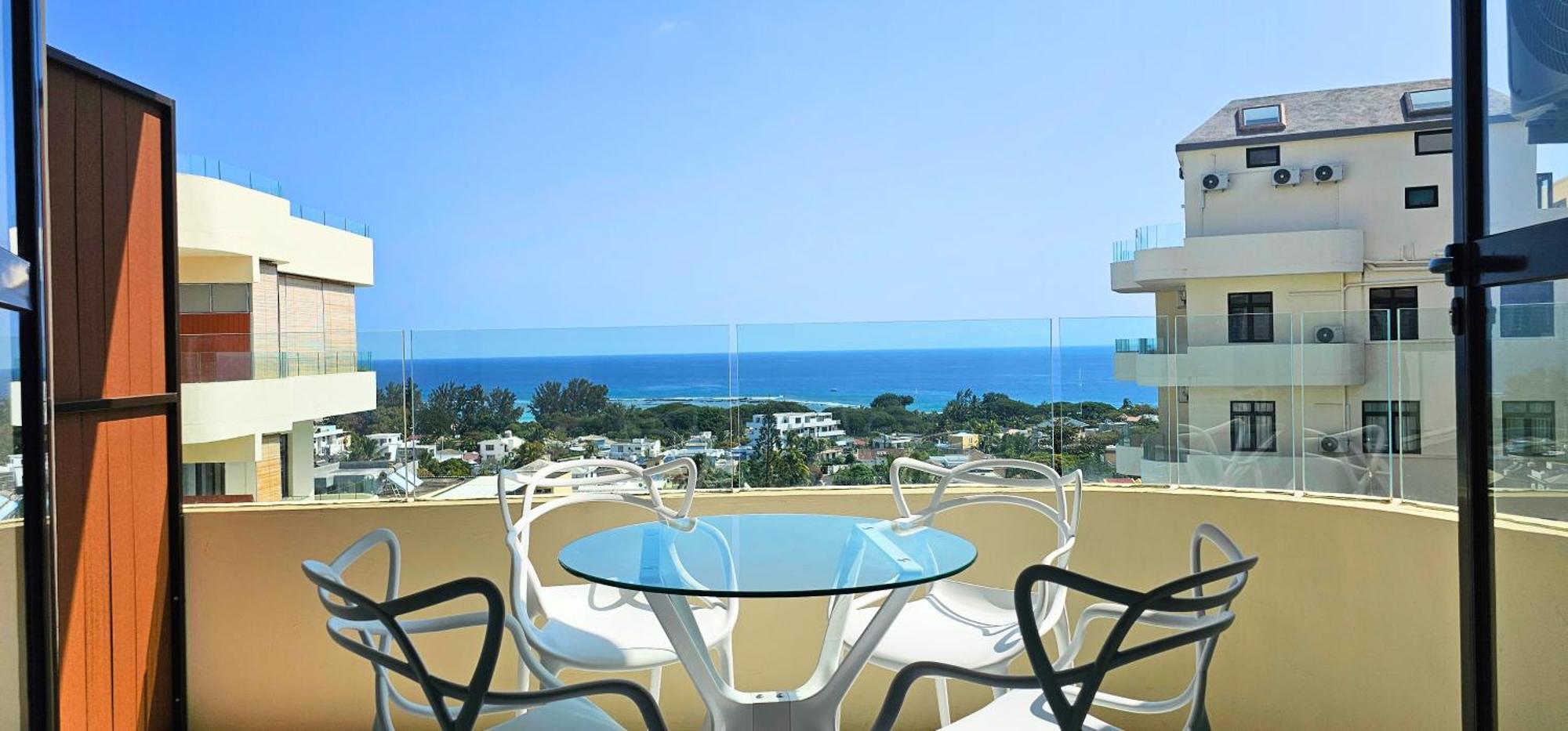 شقة Zen Retreat With Stunning Sea Views And Sunsets Flic-en-Flacq المظهر الخارجي الصورة