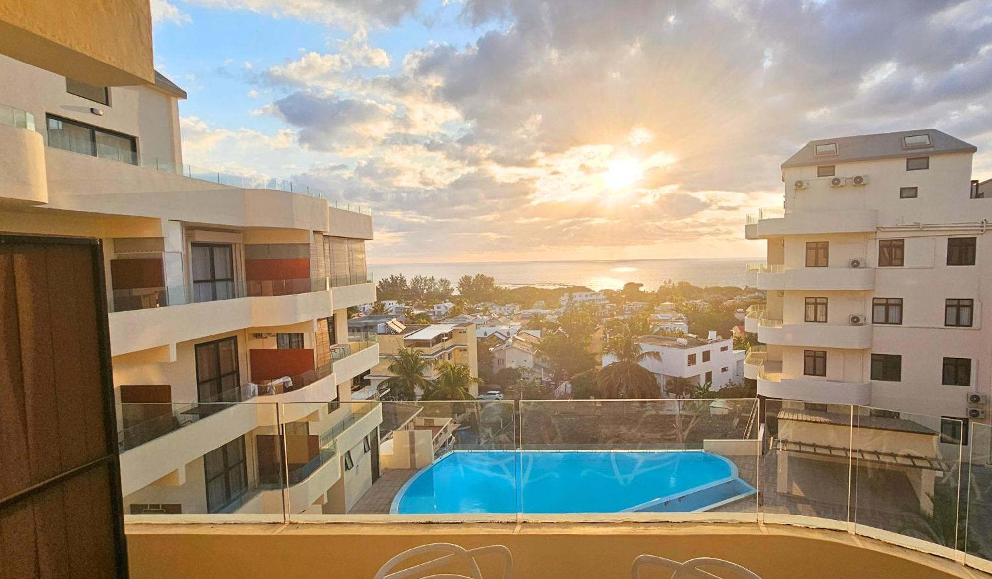 شقة Zen Retreat With Stunning Sea Views And Sunsets Flic-en-Flacq المظهر الخارجي الصورة