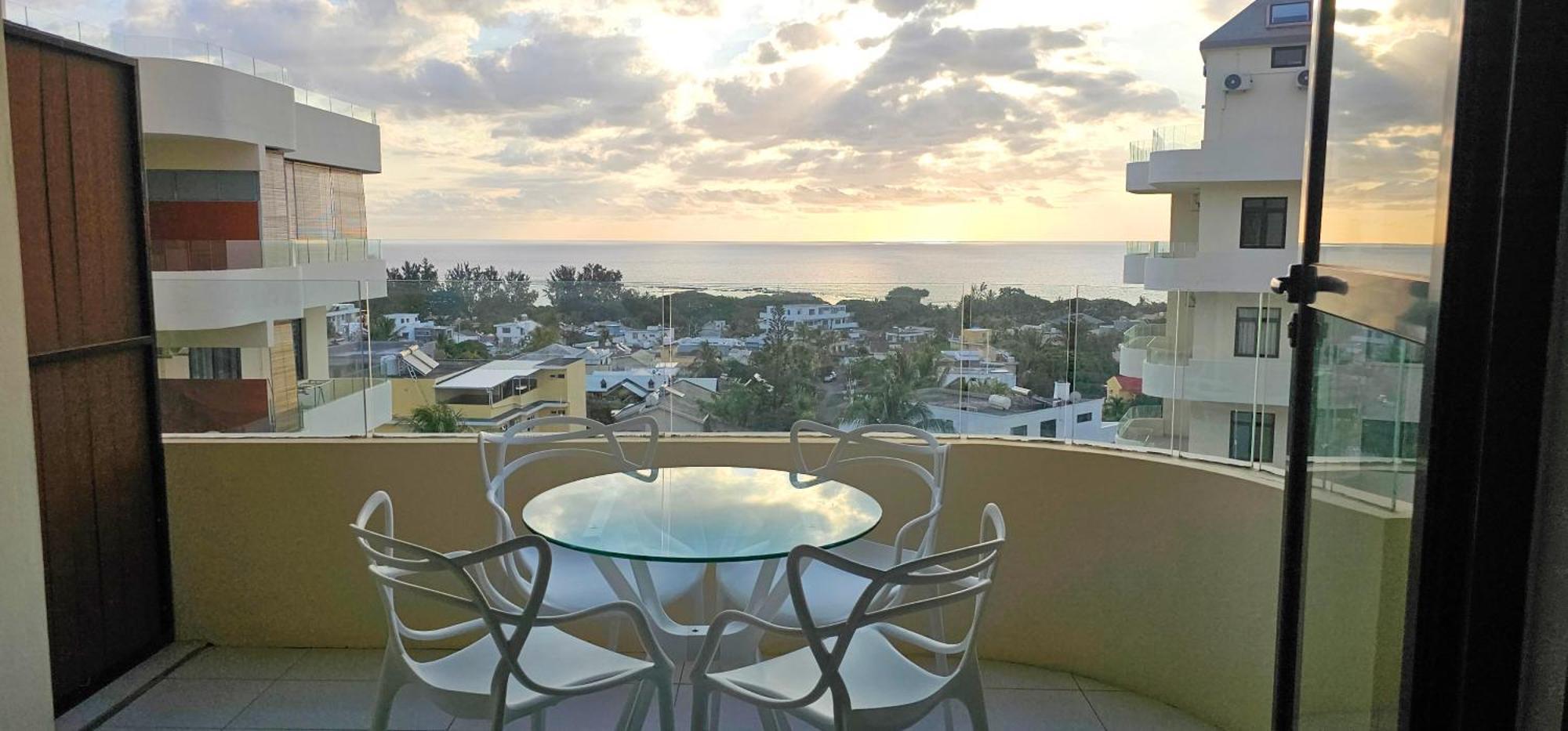 شقة Zen Retreat With Stunning Sea Views And Sunsets Flic-en-Flacq المظهر الخارجي الصورة